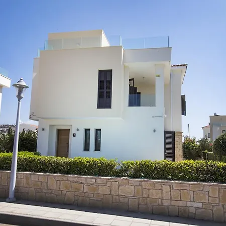 Golden Seaside Villas * Paphos