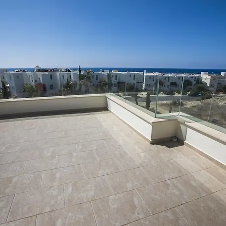 Golden Seaside Villas 别墅 Paphos