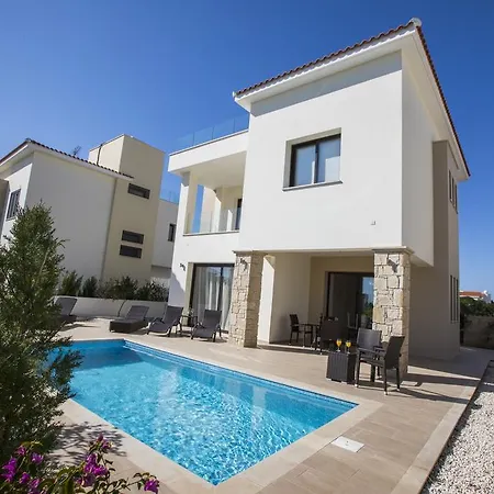 Golden Seaside Villas *