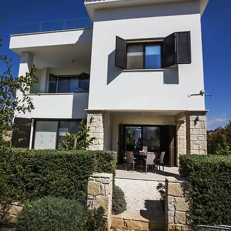 Golden Seaside Villas *