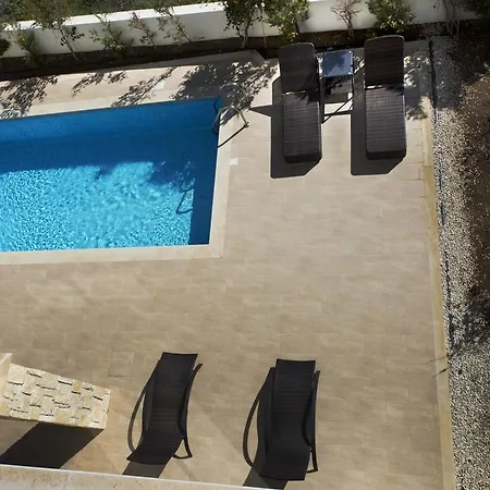 Villa Golden Seaside Villas *