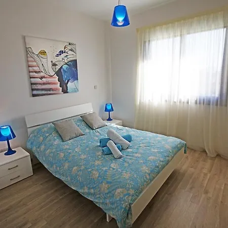 Golden Seaside Villas Paphos