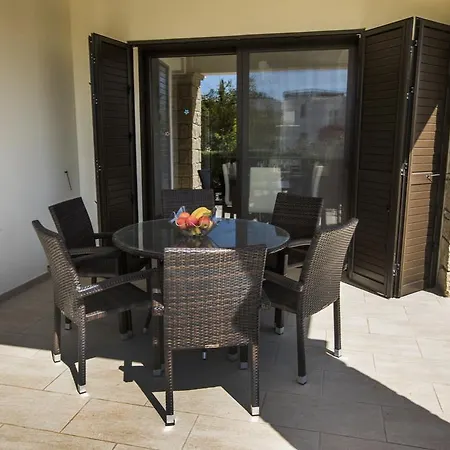 Villa Golden Seaside Villas *