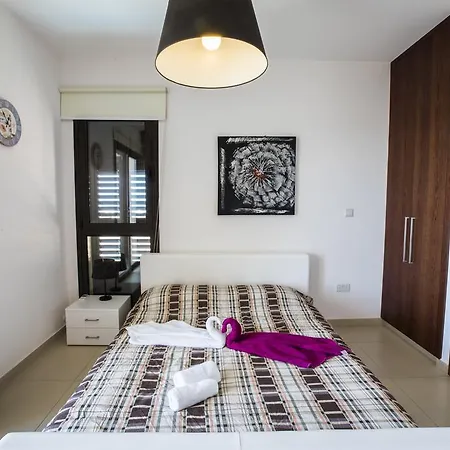 Golden Seaside Villas Paphos